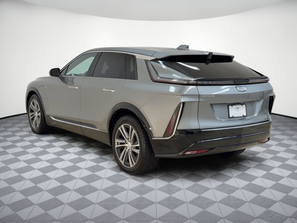 Used 2024 Cadillac Lyriq Luxury RWD image 3
