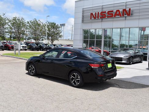 Used 2024 Nissan Sentra SV FWD image 5