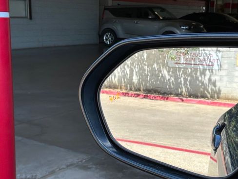 Used 2025 Toyota Camry LE FWD image 19