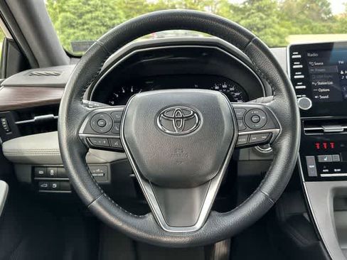 Used 2019 Toyota Avalon XLE w/ Moonroof Package FWD image 8