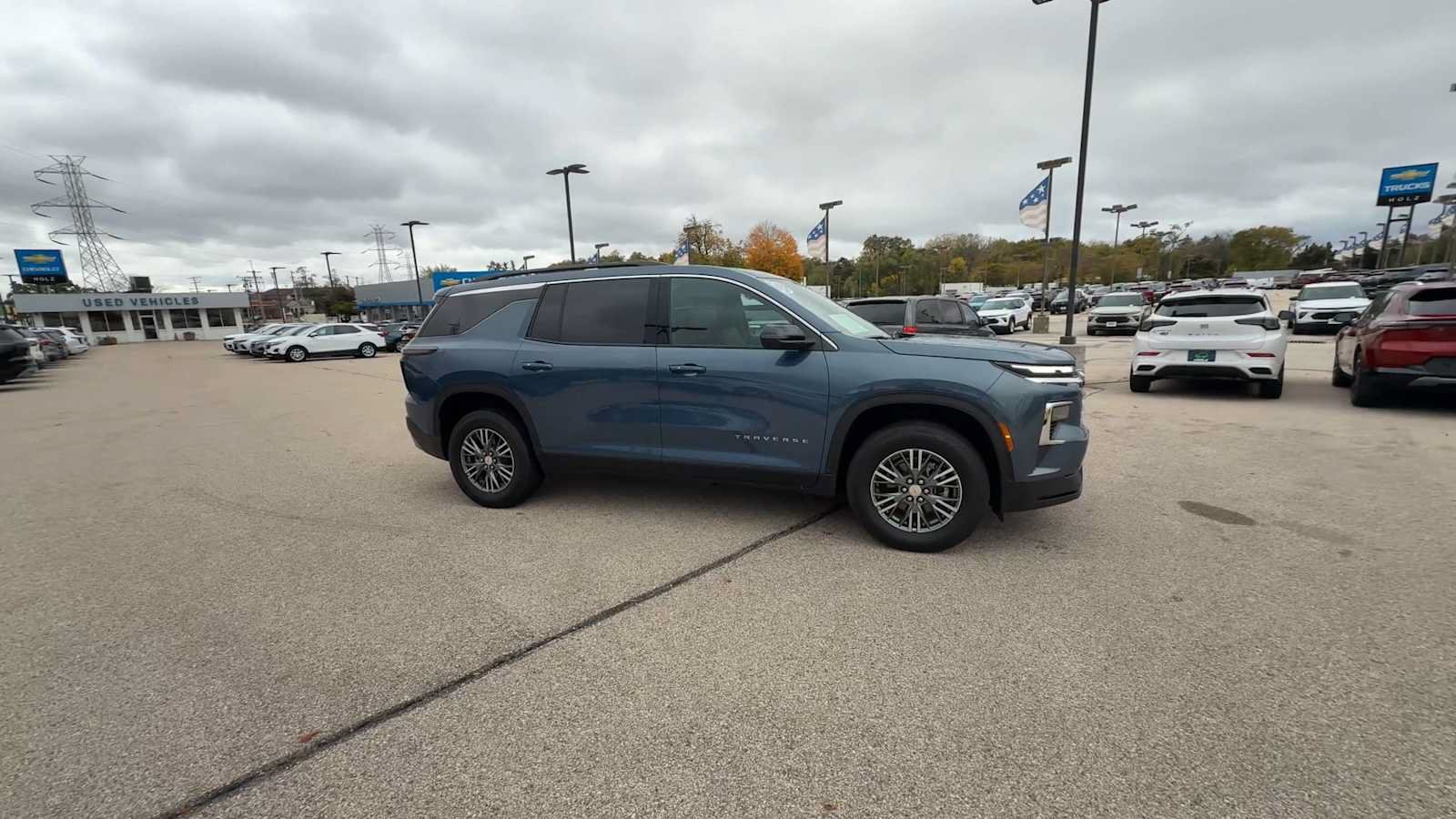 Certified 2025 Chevrolet Traverse LT w/ Driver Confidence Package AWD/4WD image 9