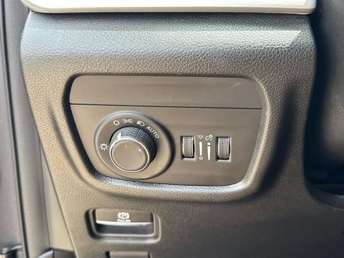 Used 2023 Jeep Grand Cherokee L Laredo AWD/4WD image 28