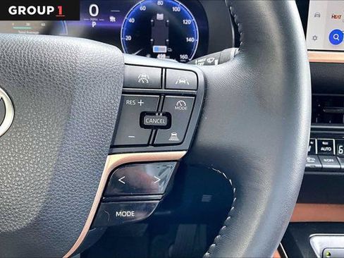Certified 2025 Toyota Crown Signia AWD/4WD image 25