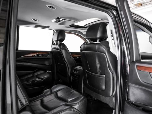 Used 2015 Cadillac Escalade ESV Premium AWD/4WD image 33