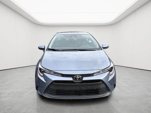 Used 2025 Toyota Corolla LE FWD image 2