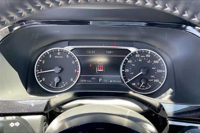 Used 2025 Nissan Pathfinder SL w/ Lighting Package (N92) AWD/4WD image 20