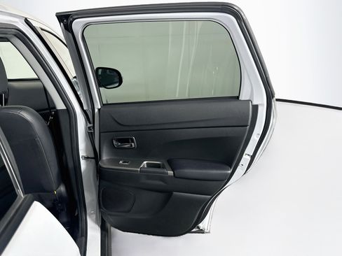 Used 2024 Mitsubishi Outlander Sport AWD image 28