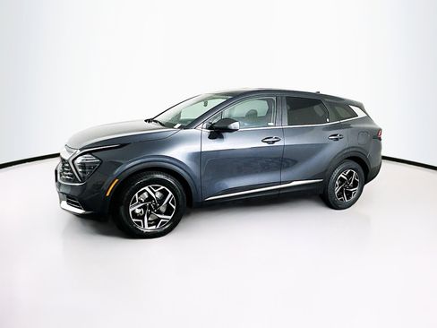 Used 2024 Kia Sportage LX image 4