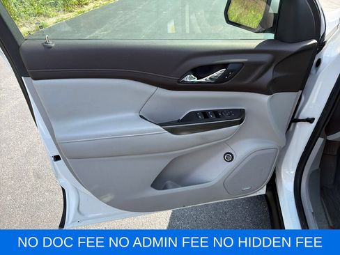 Used 2019 GMC Acadia SLT w/ LPO, Floor Liner Package FWD image 12