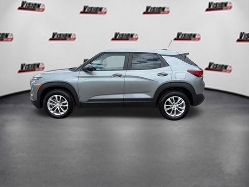 Used 2025 Chevrolet TrailBlazer LS w/ LS Convenience Package FWD image 9