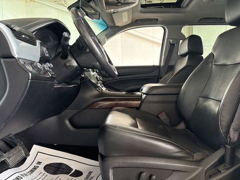 Used 2016 GMC Yukon XL SLT w/ Open Road Package AWD/4WD image 10