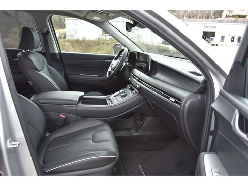 Used 2023 Hyundai Palisade Limited image 15