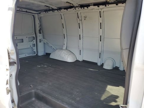 Used 2023 GMC Savana 2500 w/ Driver Convenience Package image 10