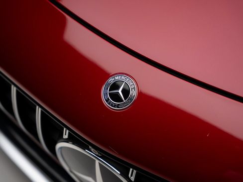 Used 2022 Mercedes-Benz SL 55 AMG 4MATIC w/ Driver Assistance Package image 16