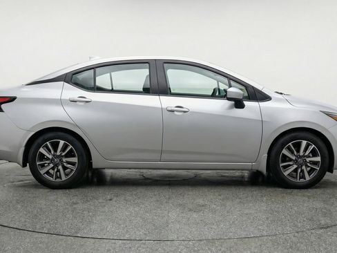Used 2025 Nissan Versa SV image 11