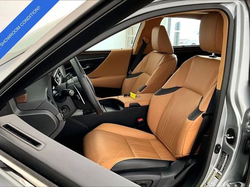Used 2024 Lexus ES 350 Ultra Luxury w/ Accessory Package (Z2) image 34