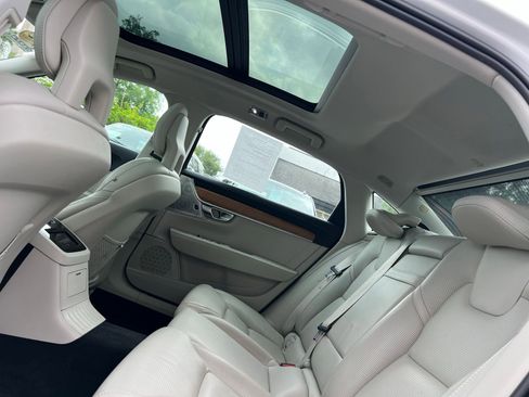 Used 2018 Volvo S90 T8 Inscription w/ Convenience Package AWD/4WD image 45