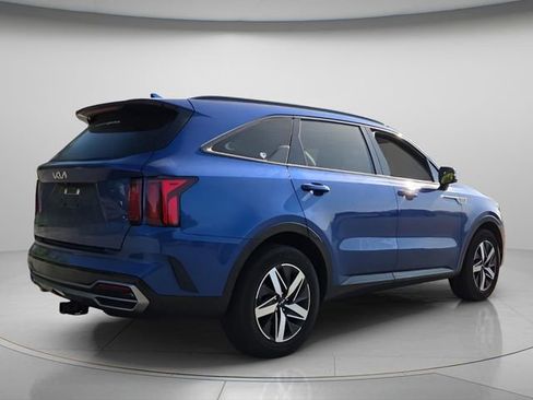Used 2023 Kia Sorento S image 7