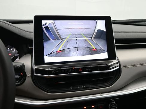 Used 2025 Jeep Compass Limited image 14