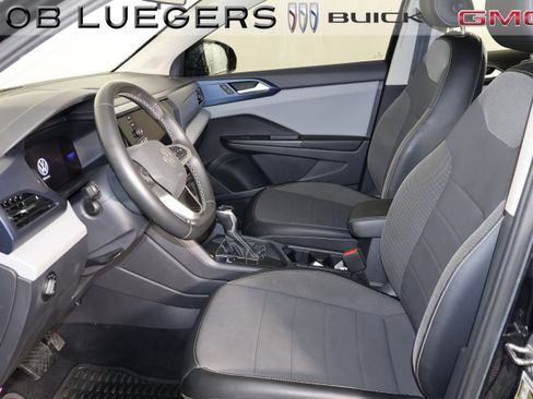 Used 2022 Volkswagen Taos SE FWD image 7