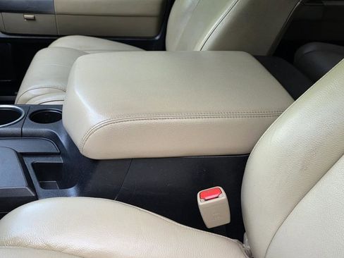 Used 2018 Toyota Sequoia Limited w/ Safety & Convenience Package RWD image 8
