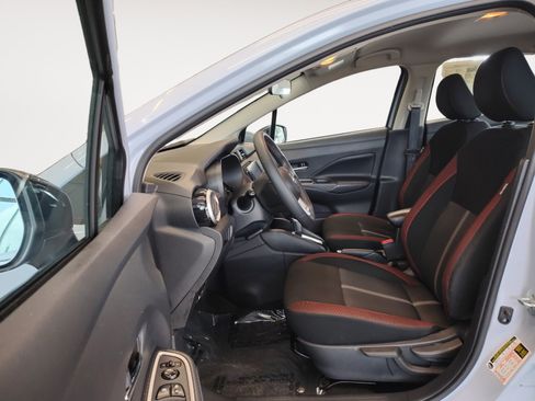 Used 2024 Nissan Versa SR FWD image 23