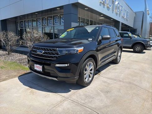 Certified 2022 Ford Explorer XLT w/ Equipment Group 202A AWD/4WD image 4
