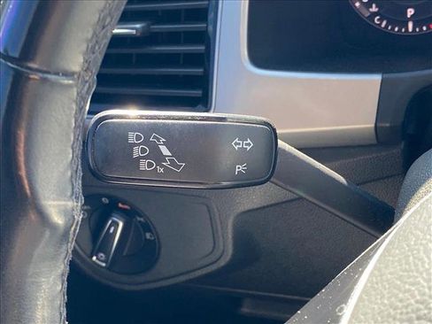 Used 2019 Volkswagen Atlas SEL FWD image 16