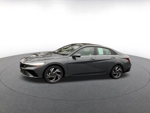 Used 2025 Hyundai Elantra SEL image 7