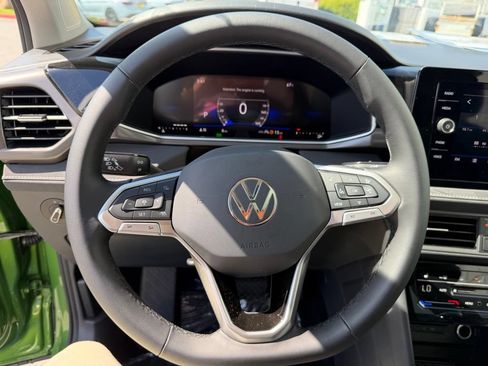 New 2026 Volkswagen Taos SE FWD image 21