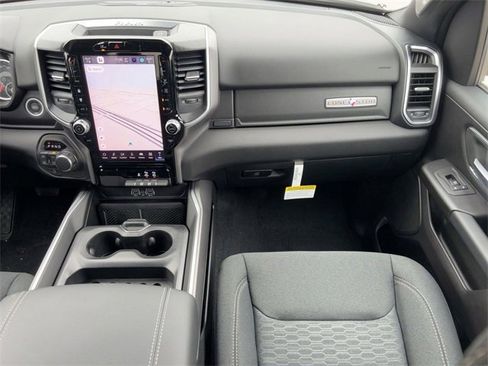 New 2026 RAM 1500 4x4 Crew Cab image 28