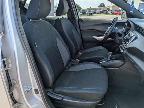 Used 2018 Nissan Kicks SV FWD image 22