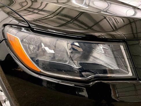 Used 2020 Jeep Compass Latitude image 27