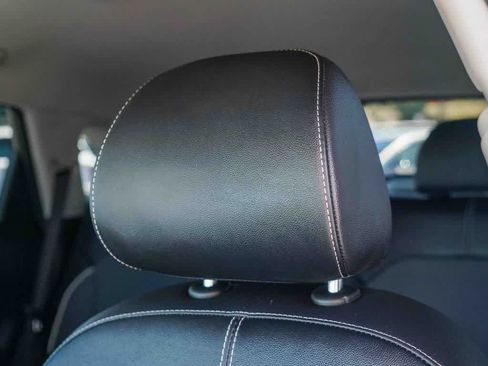 Certified 2022 Kia Niro EX FWD image 24