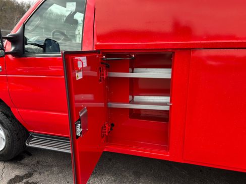 New 2026 Ford E-350 and Econoline 350 Super Duty w/ Interior Upgrade Package RWD image 21