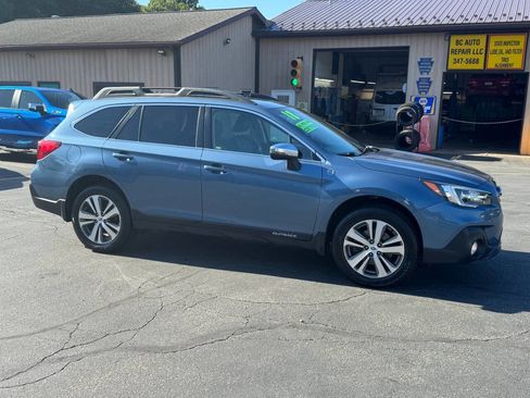Used 2018 Subaru Outback 2.5i Limited w/ 50th Anniversary Edition image 2