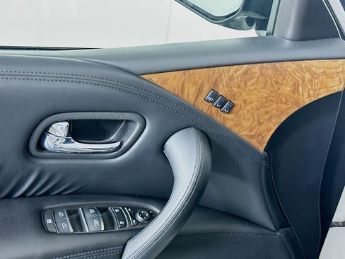 Used 2024 Nissan Armada SL w/ Captain's Chairs Package image 15