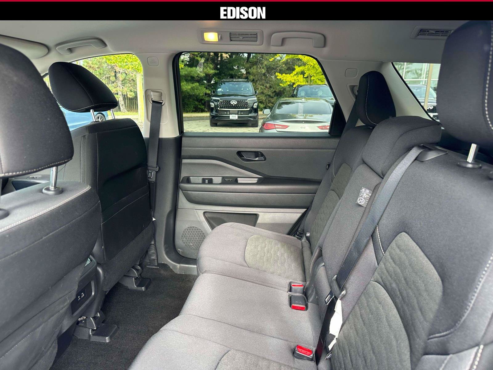 Used 2025 Nissan Pathfinder SV AWD/4WD image 9