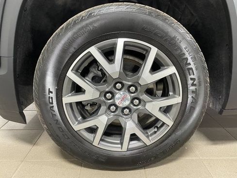 Used 2023 GMC Acadia SLE w/ LPO, Cargo Package AWD/4WD image 7
