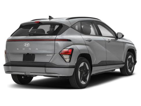 Used 2025 Hyundai Kona SEL FWD image 3