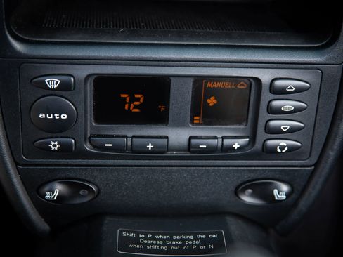 Used 2004 Porsche 911 Carrera 4S image 32