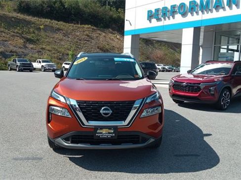 Used 2023 Nissan Rogue SL w/ SL Premium Package image 9
