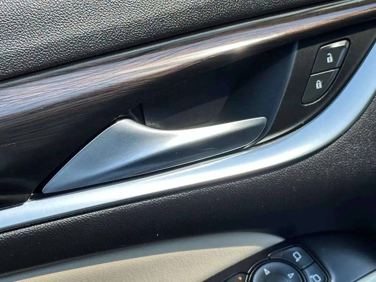 Used 2020 Buick Enclave Essence w/ Sound and Sites Package AWD/4WD image 67