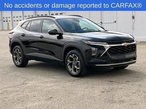 Certified 2025 Chevrolet Trax LT w/ LT Convenience Package FWD image 10
