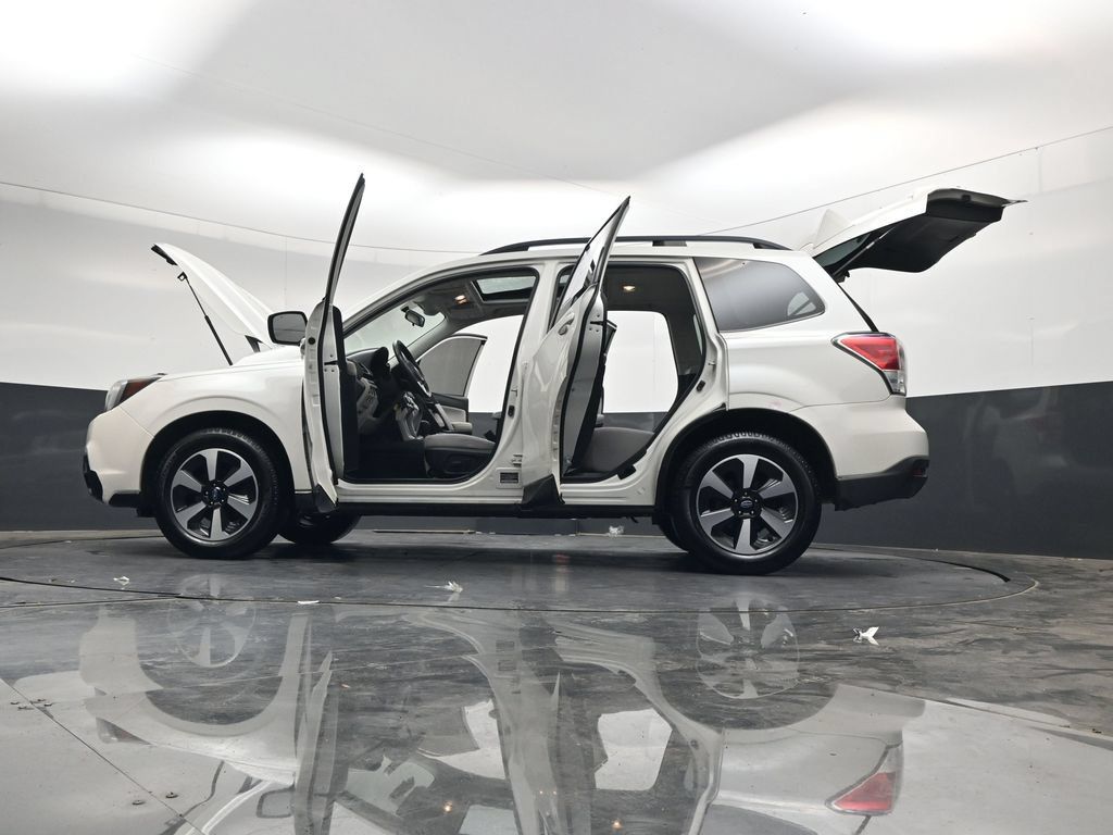 Used 2018 Subaru Forester 2.5i Premium AWD/4WD image 43