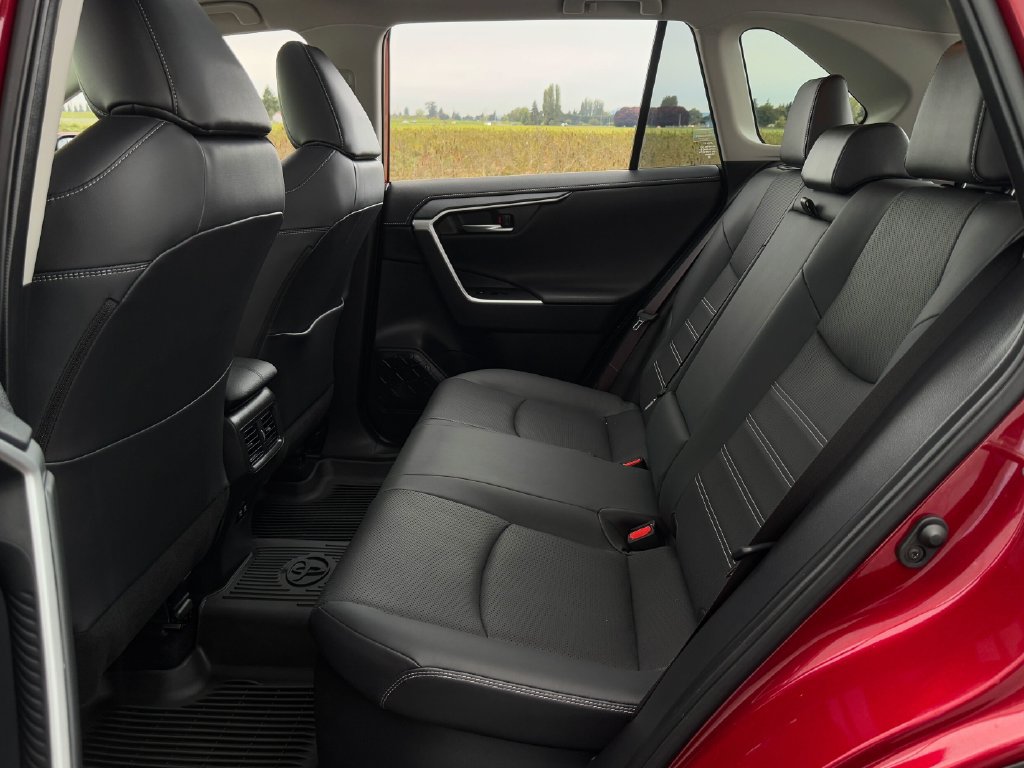 Certified 2019 Toyota RAV4 Limited AWD/4WD image 27