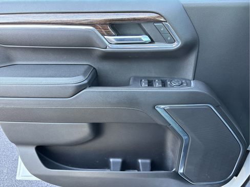 Used 2023 GMC Sierra 1500 Elevation image 27
