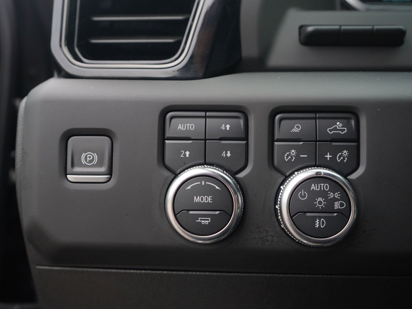 Used 2024 GMC Sierra 2500 AT4X w/ AT4X AEV Edition AWD/4WD image 26