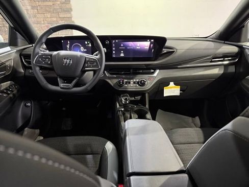 Used 2025 Buick Envista Preferred w/ Convenience I Package FWD image 25