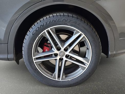 Used 2018 Audi SQ5 Prestige w/ Prestige Package AWD/4WD image 32